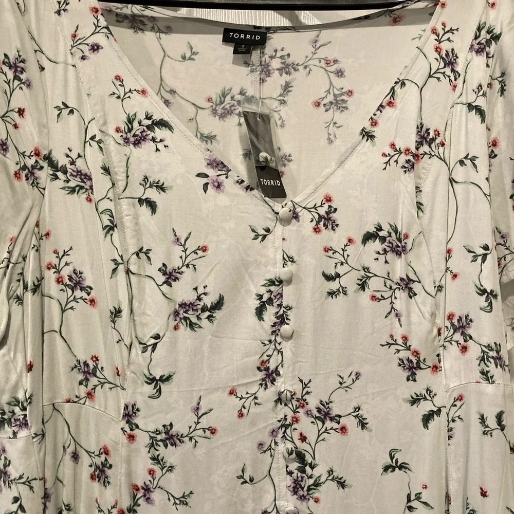 Floral Print Torrid NWT Light Gray Button Front Women's Midi Dress 2X - Picture 4 of 6